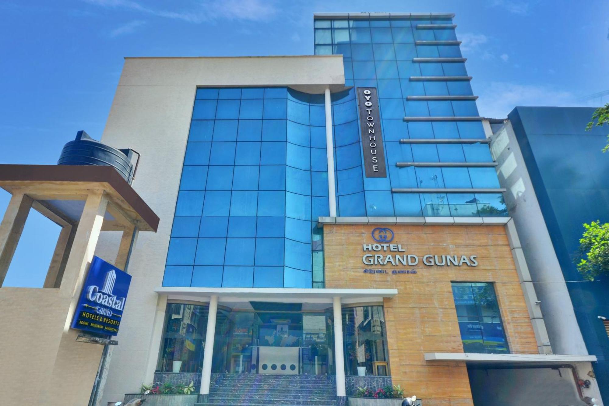 Hotel Townhouse Coastal Grand And 4*