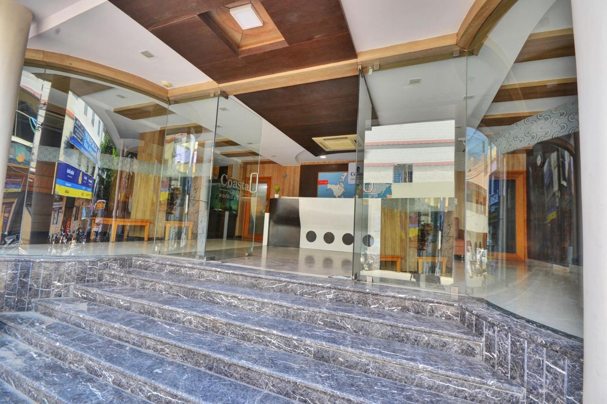Townhouse Coastal Grand And Hotel