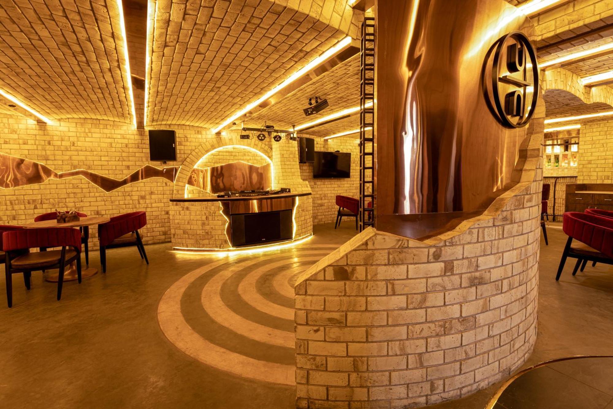 Jenneys Residency Hotel