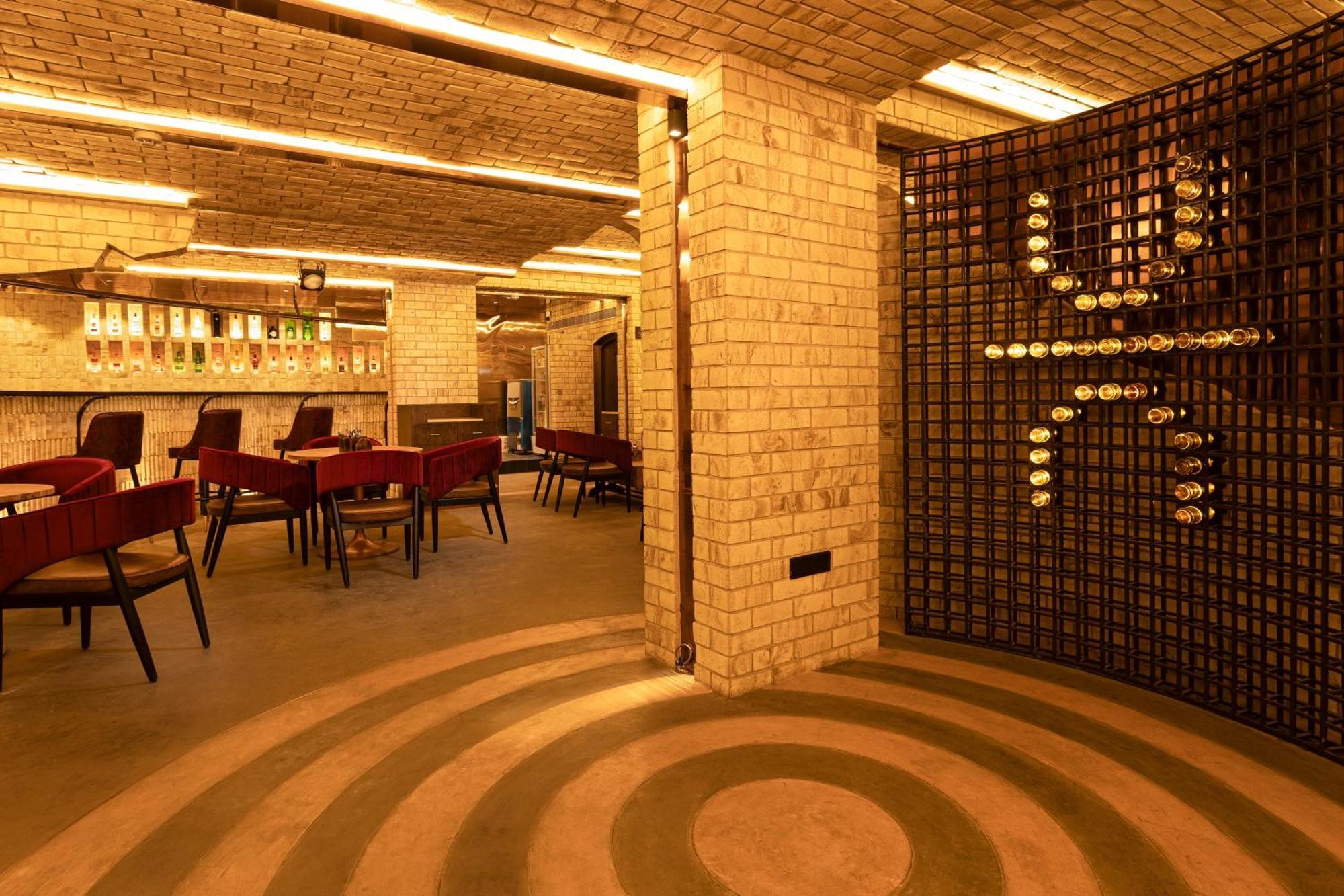 Jenneys Residency Hotel