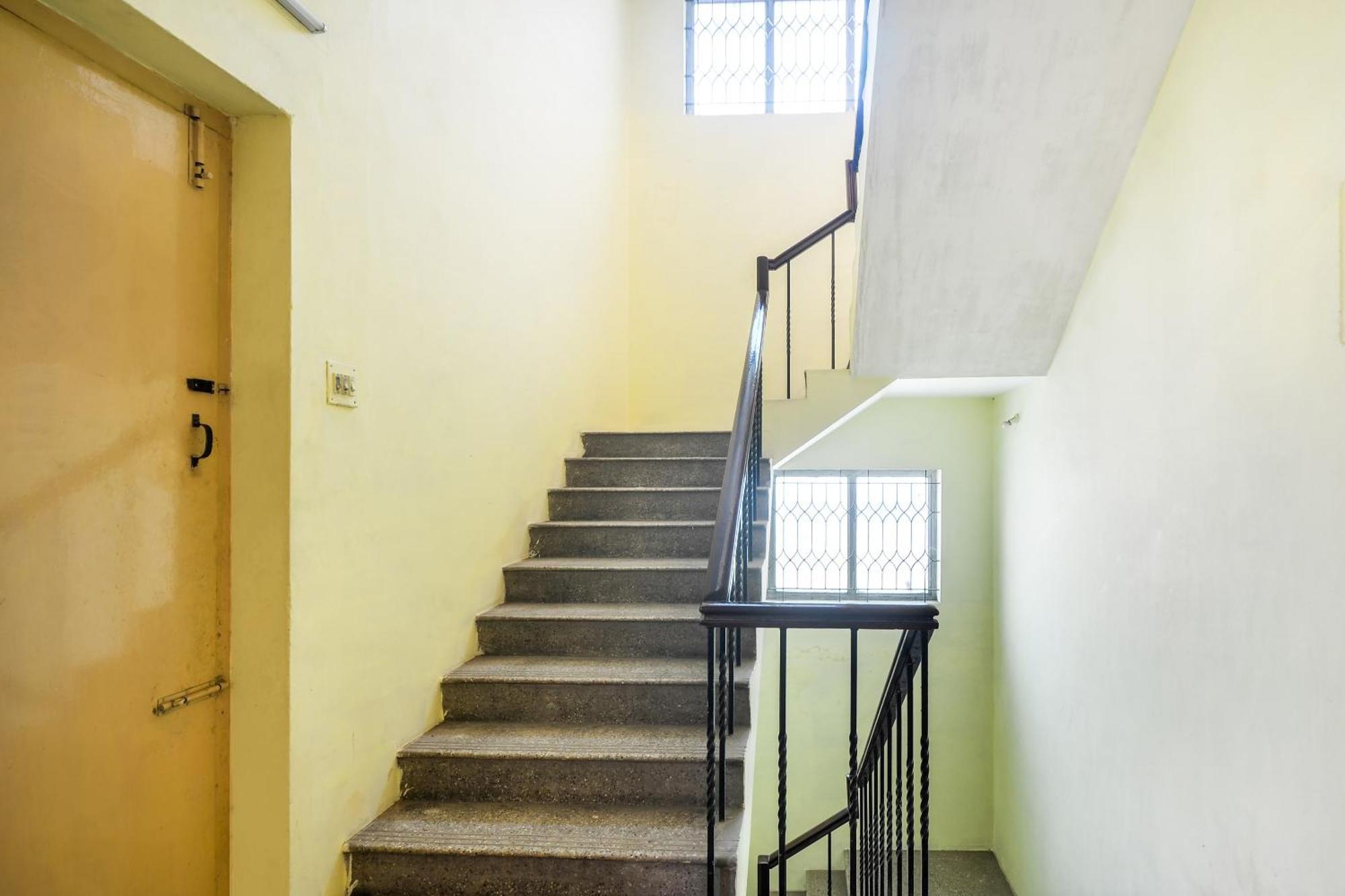O Aruljothi Gandhipuram Bus Terminus Hotel 4*
