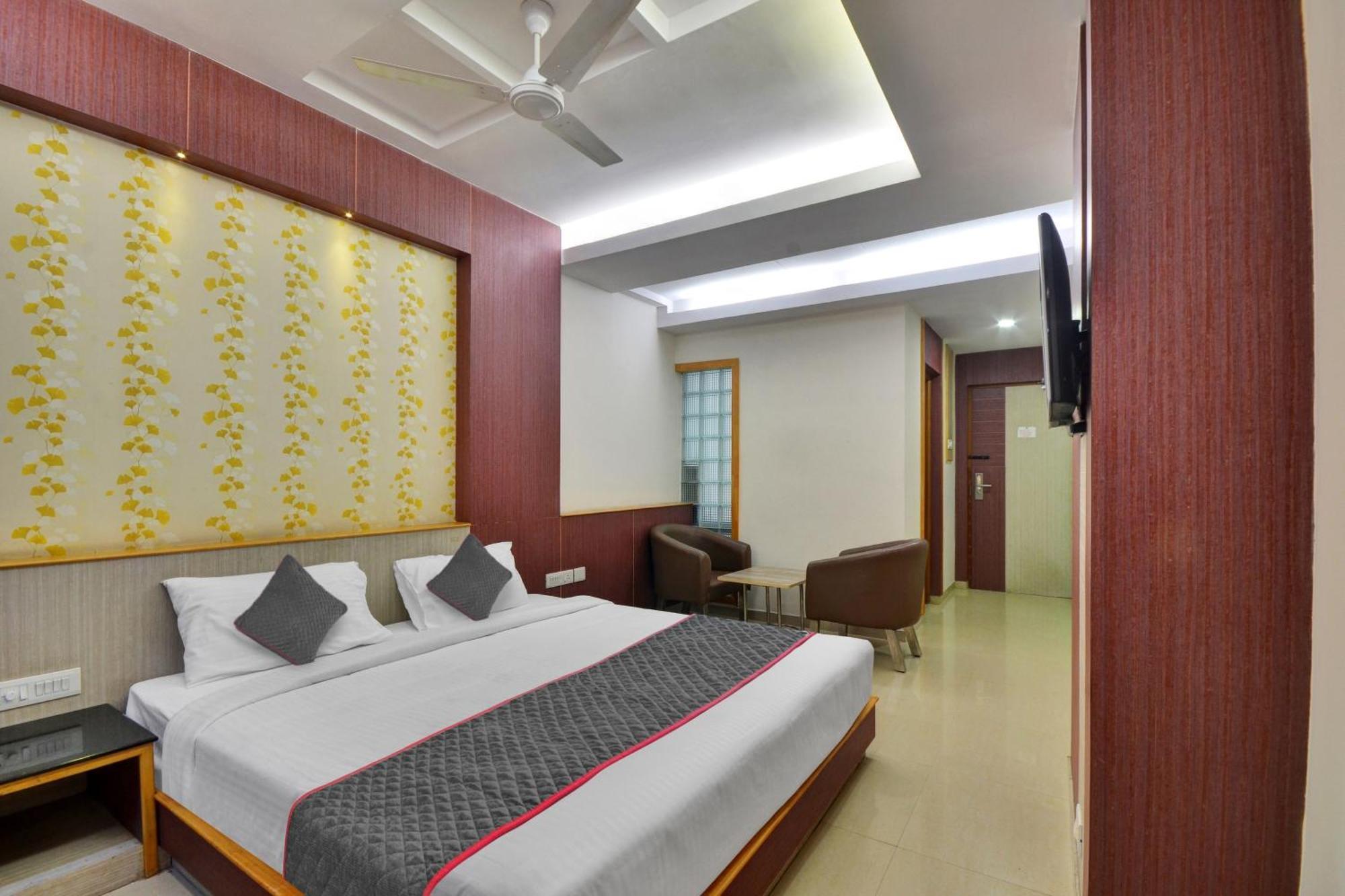 Townhouse Coastal Grand And Hotel