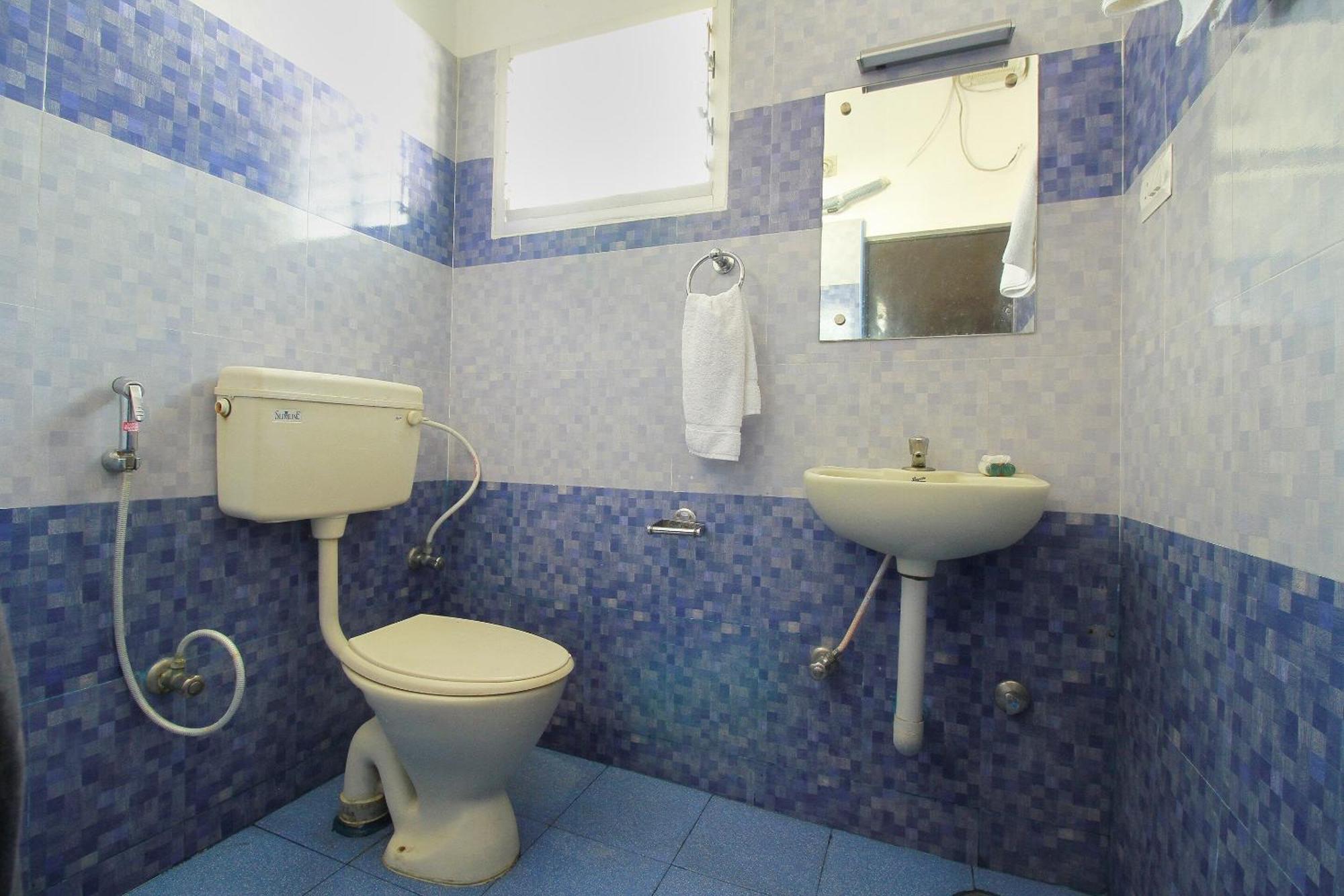 Hotel Super Capital O Rj Grand 3*