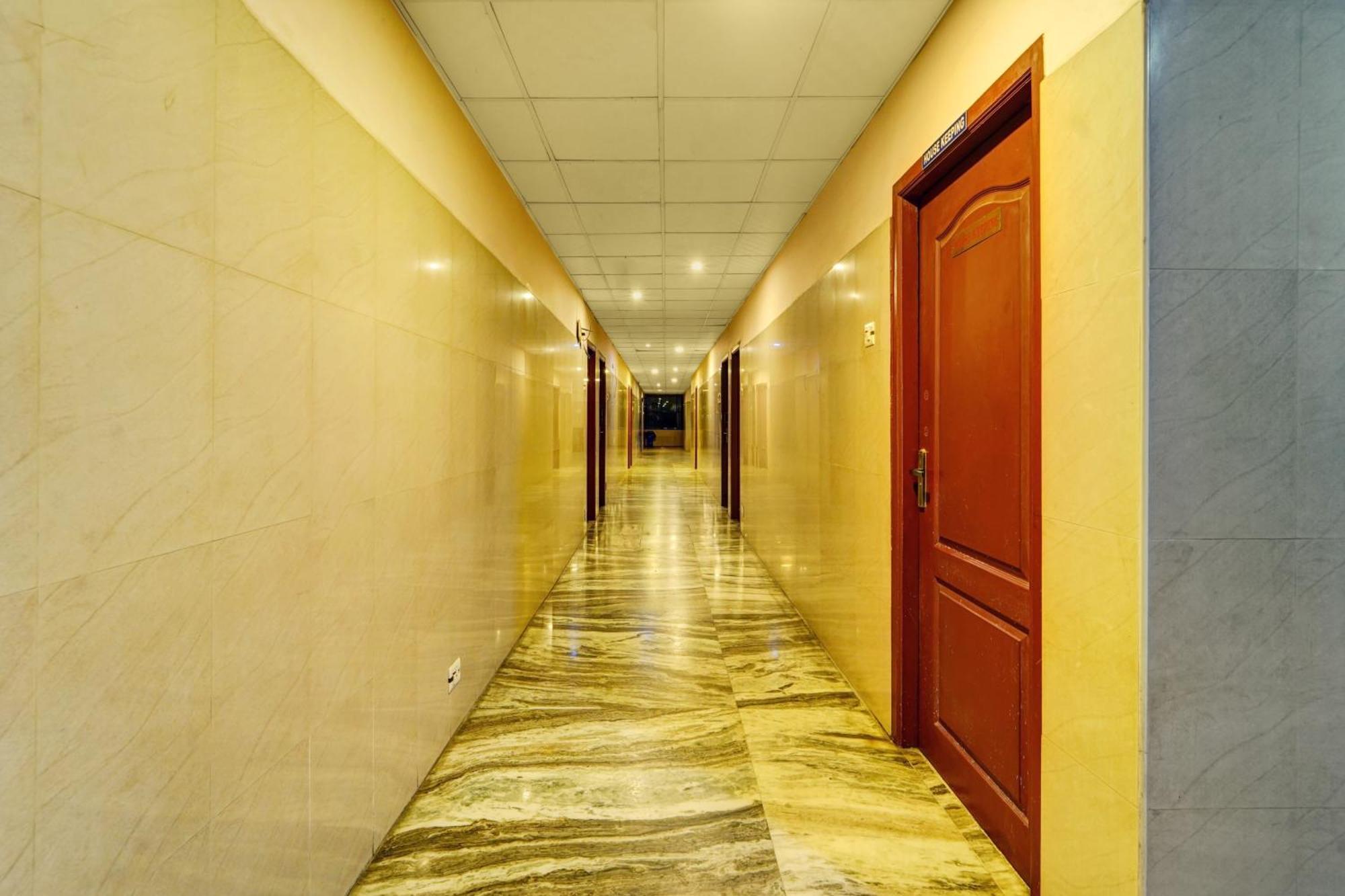 Collection O Skry Gandhipuram 3*