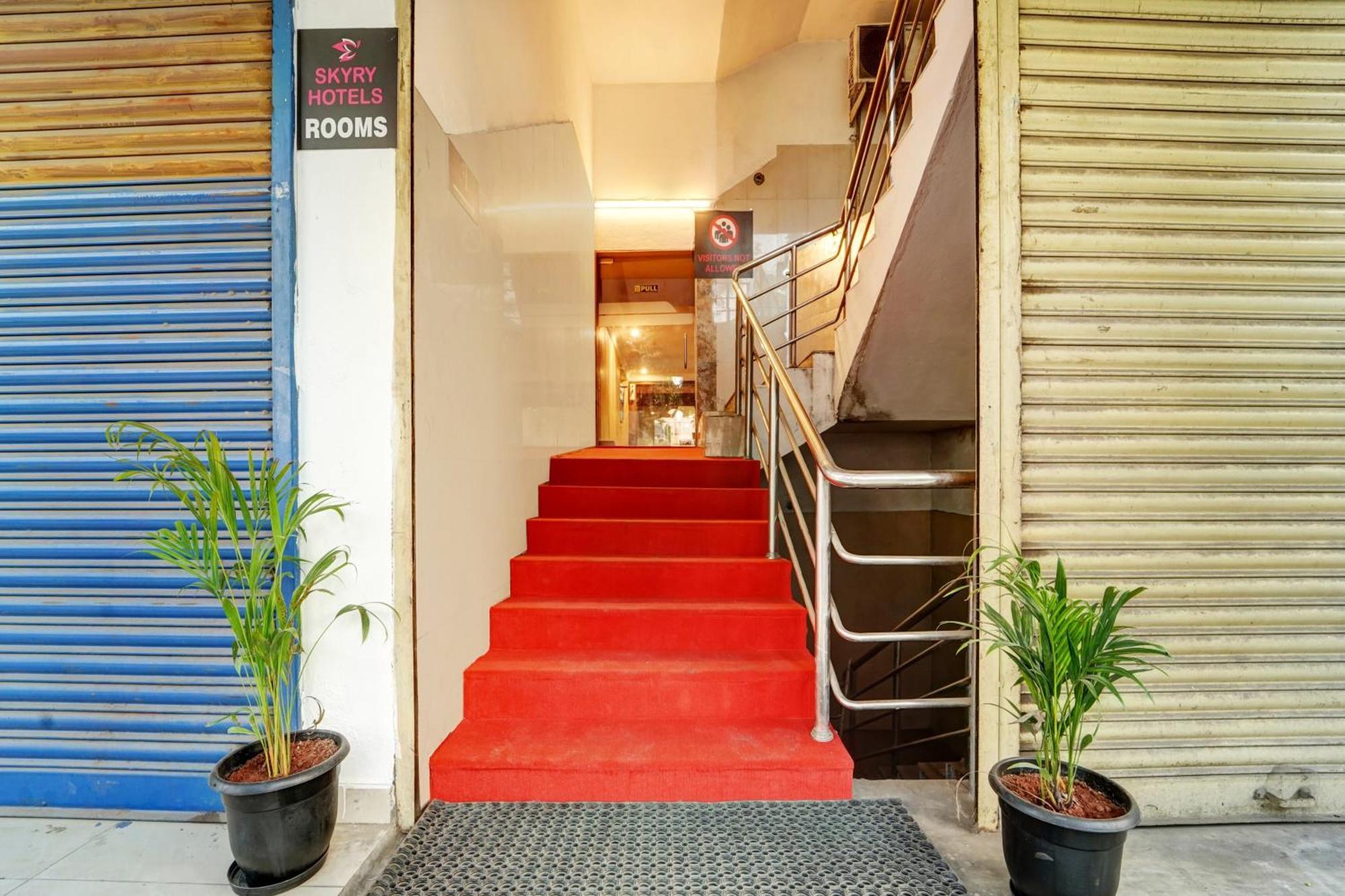 Hotel Collection O Skry Gandhipuram Coimbatore