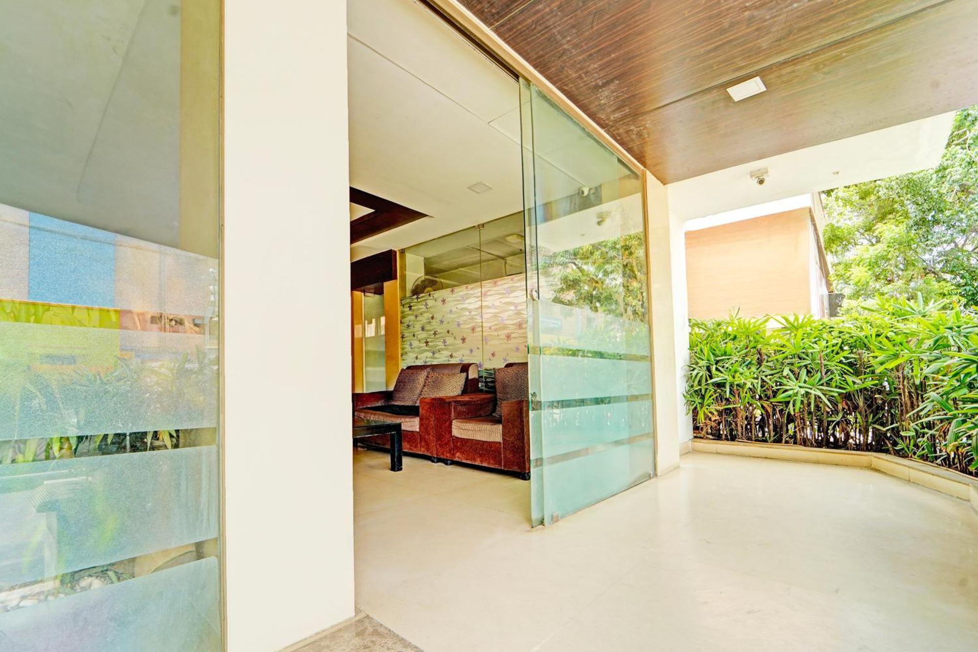 Hotel Super Collection O Gandhipuram