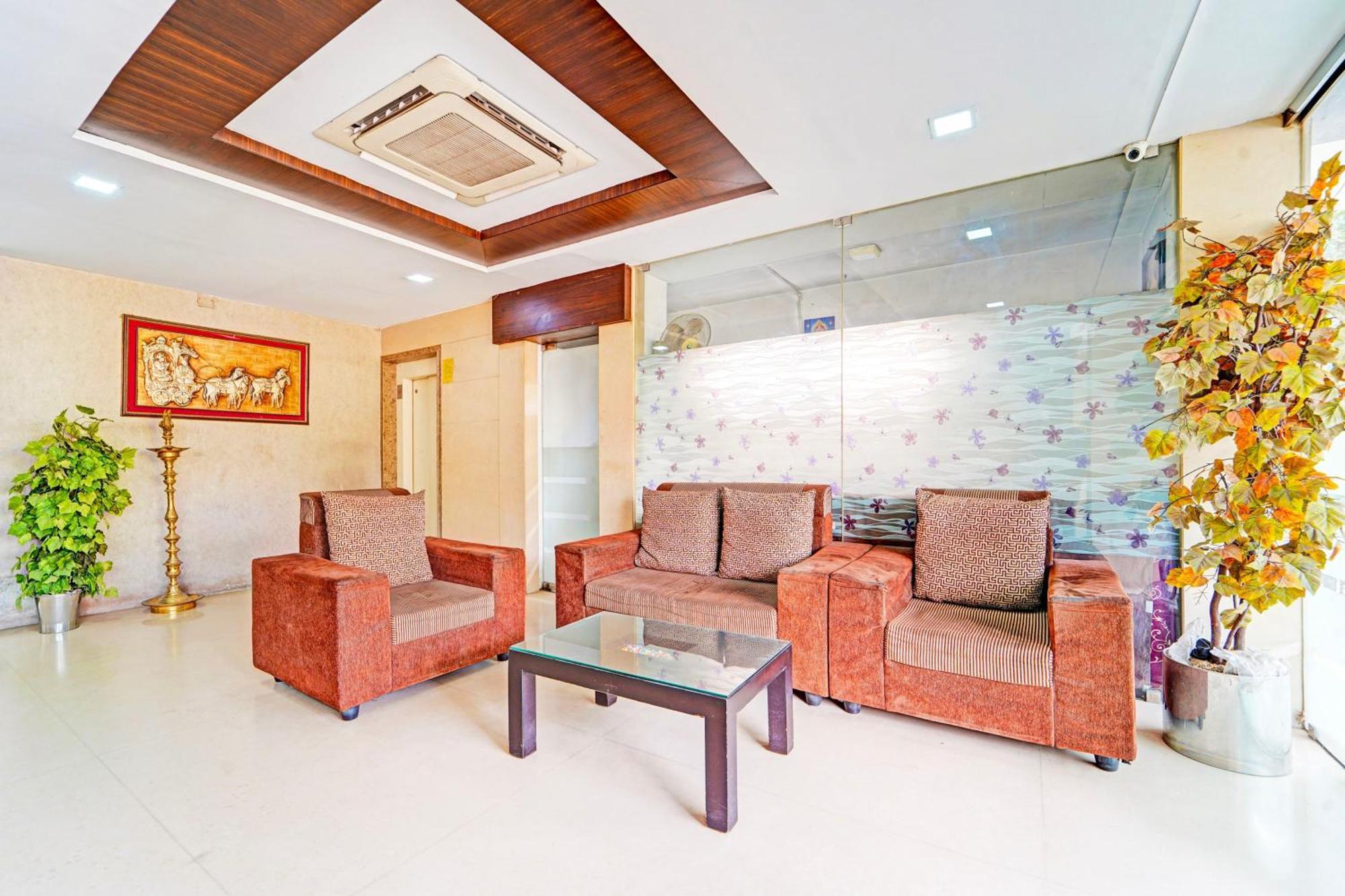 Hotel Super Collection O Gandhipuram 4*