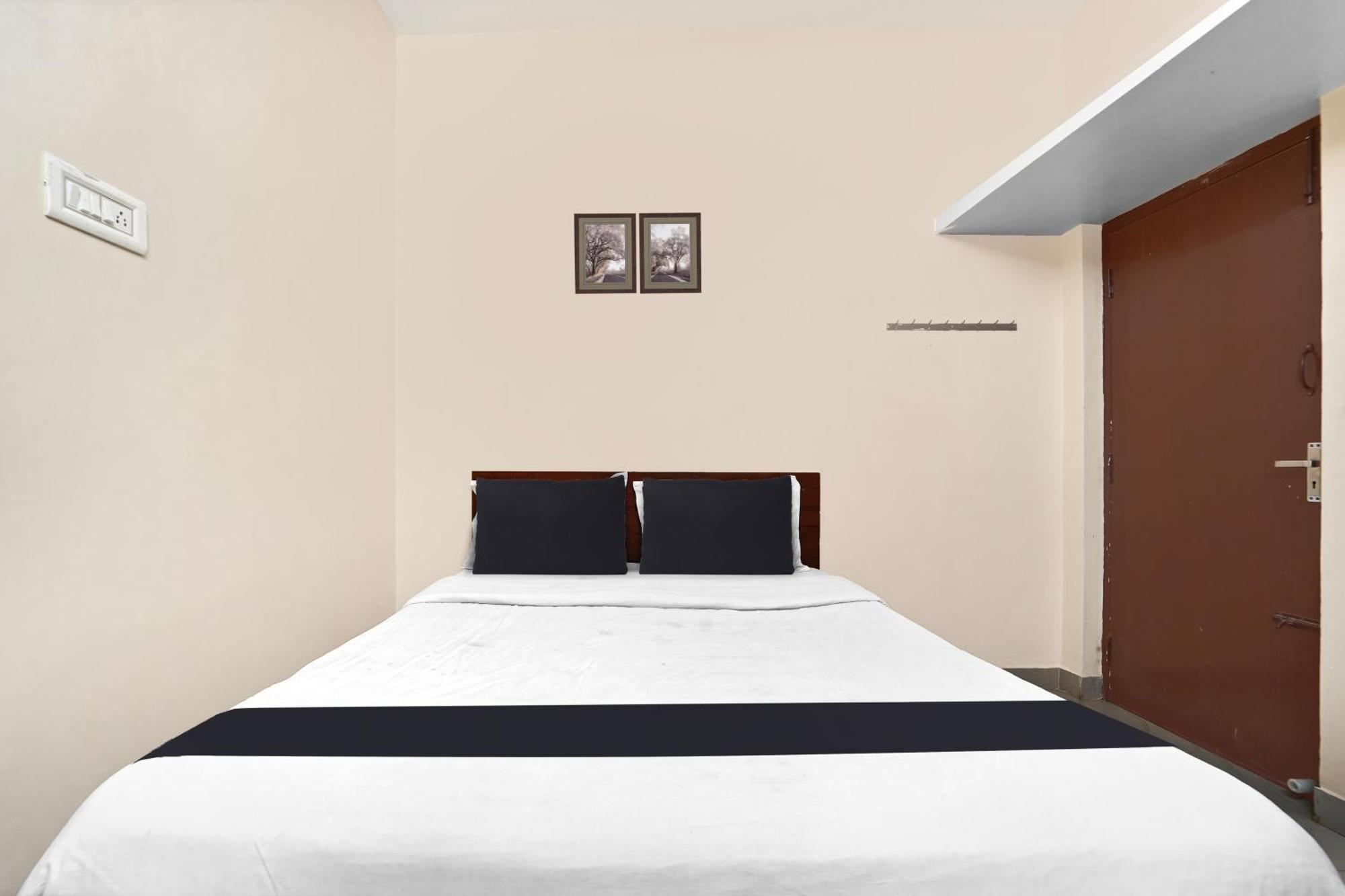 Super Collection O Near Adithya Institute Formerly Everest Grand Hotel