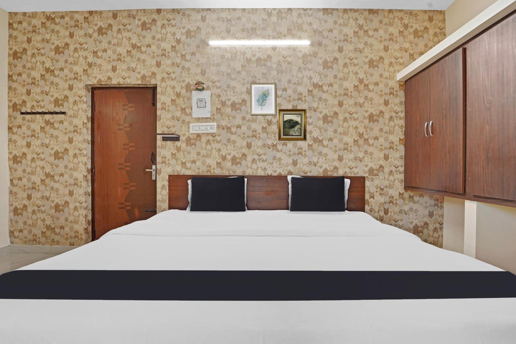Hotel Super Collection O Near Adithya Institute Formerly Everest Grand Coimbatore