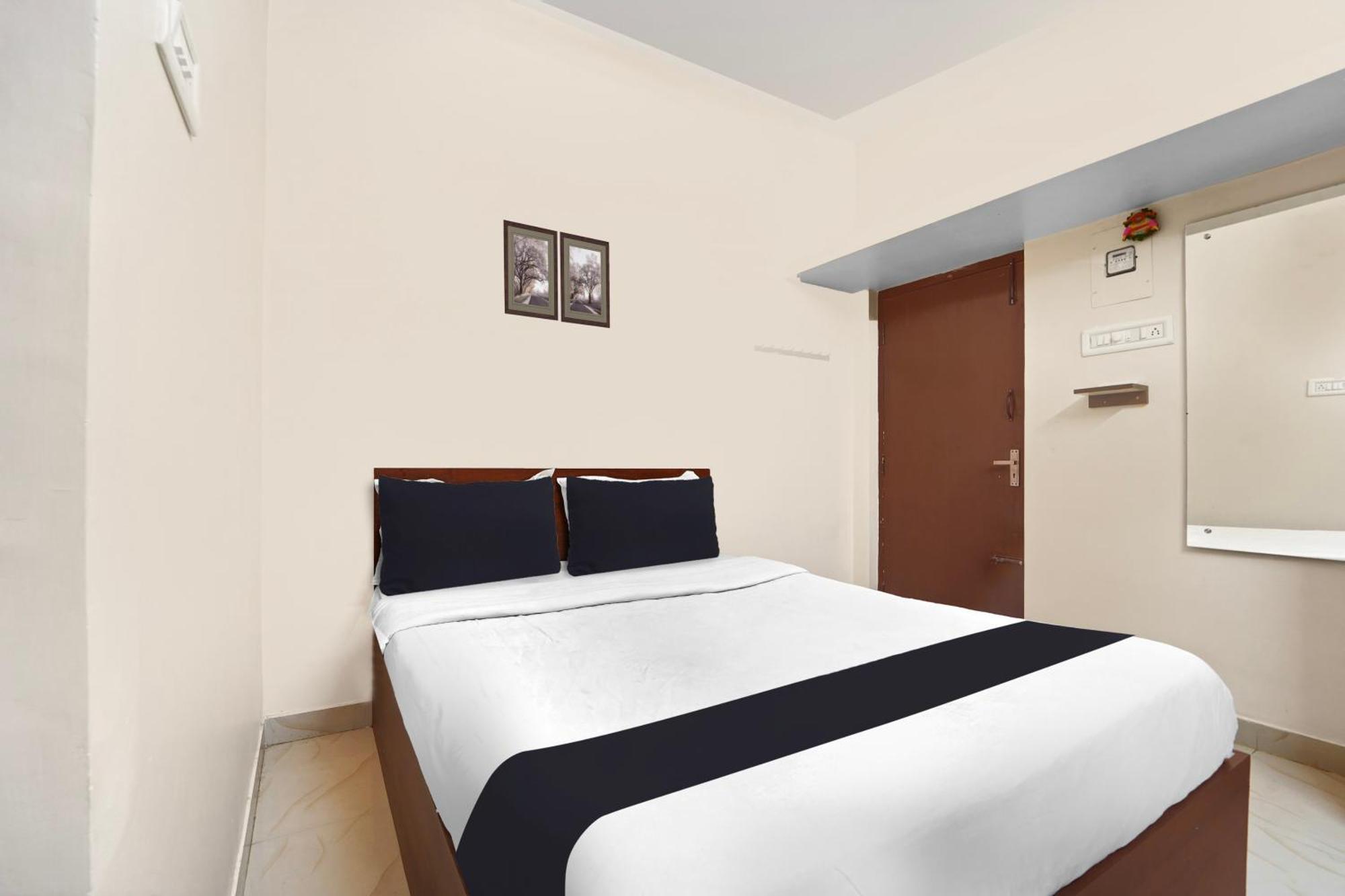 Super Collection O Near Adithya Institute Formerly Everest Grand Hotel *