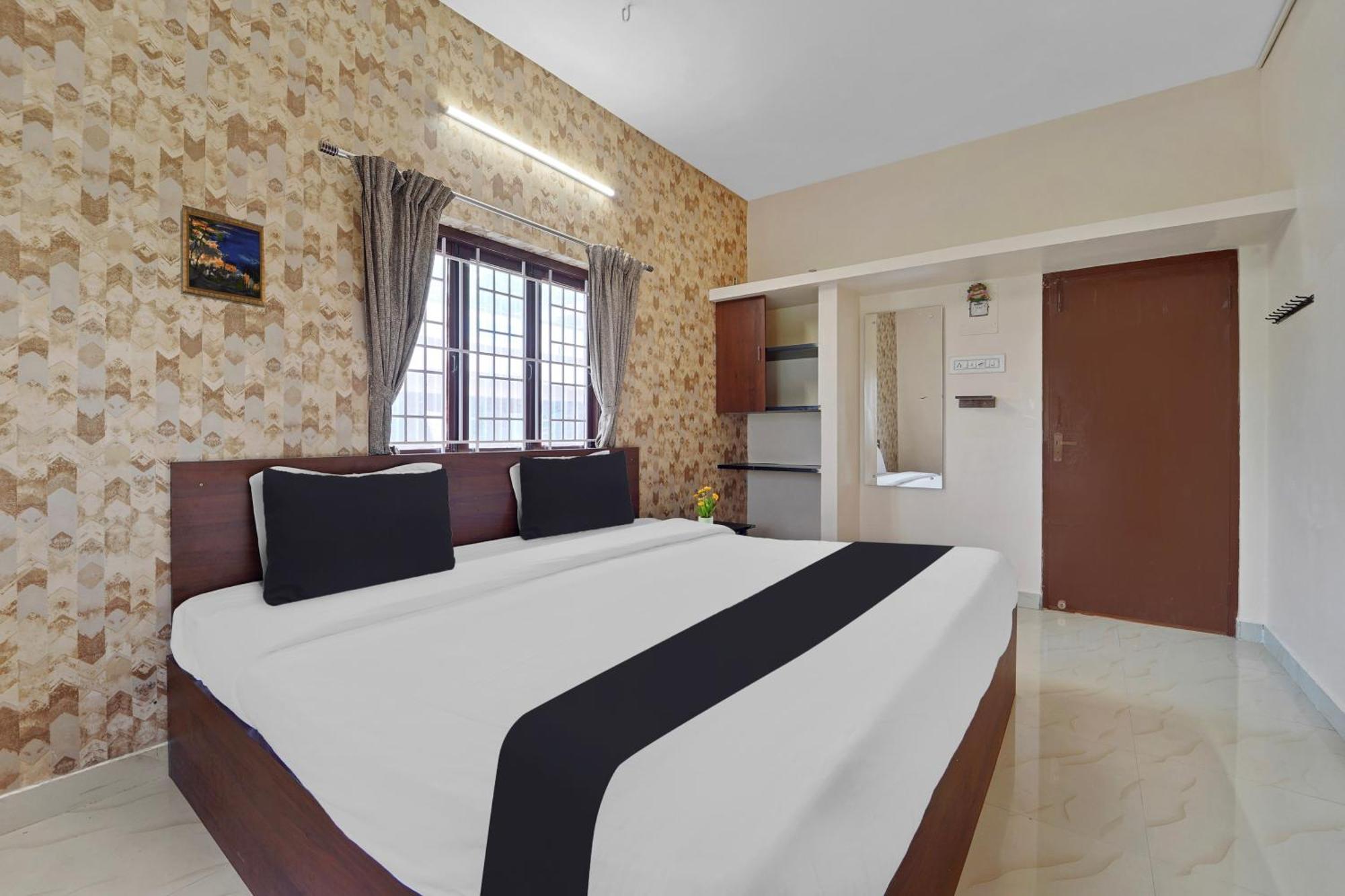 Super Collection O Near Adithya Institute Formerly Everest Grand Hotel *