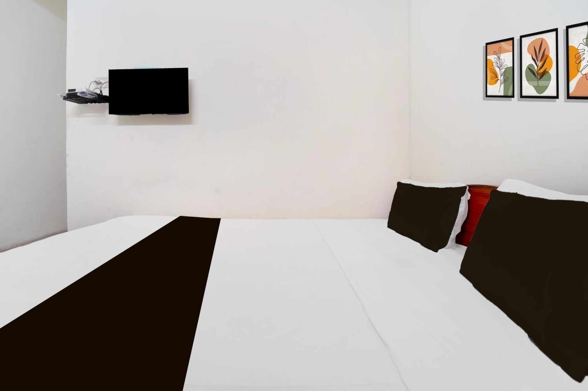 Hotel O A B Palace