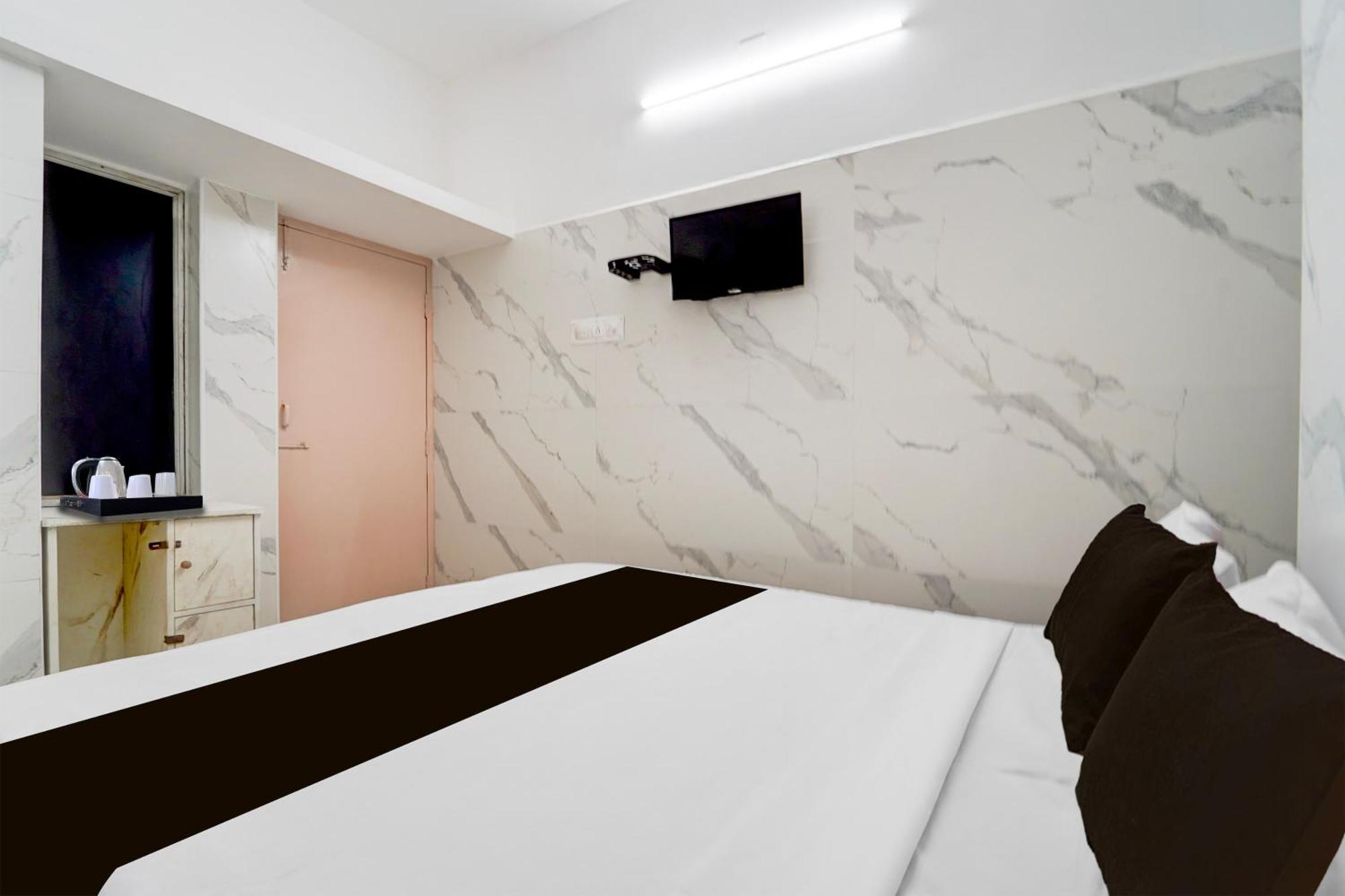 Hotel Super O Hopes College 3*