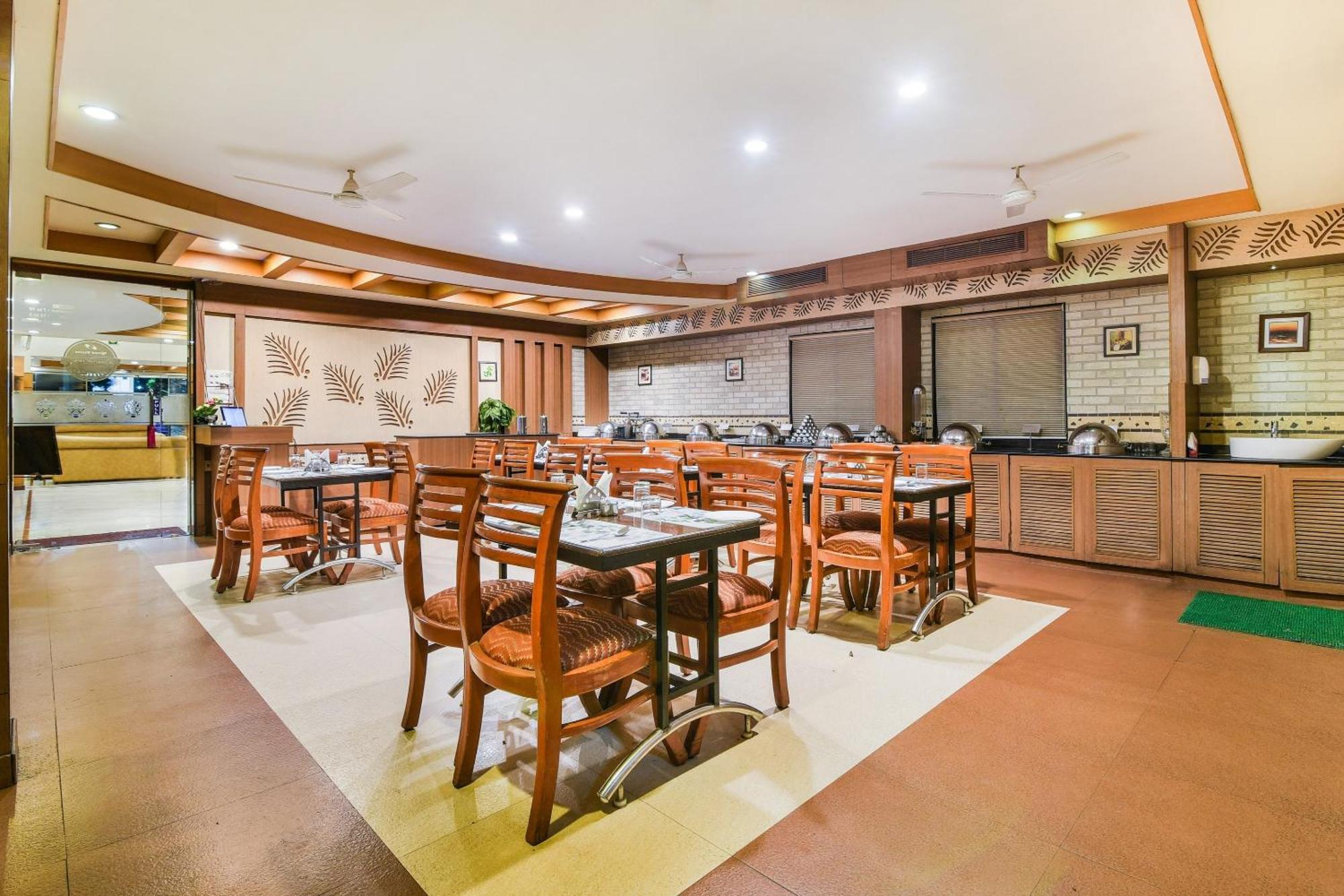 Hotel Super Capital O Grand Plaza Coimbatore