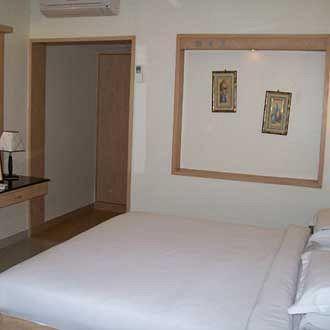 Super Capital O Grand Plaza Hotel