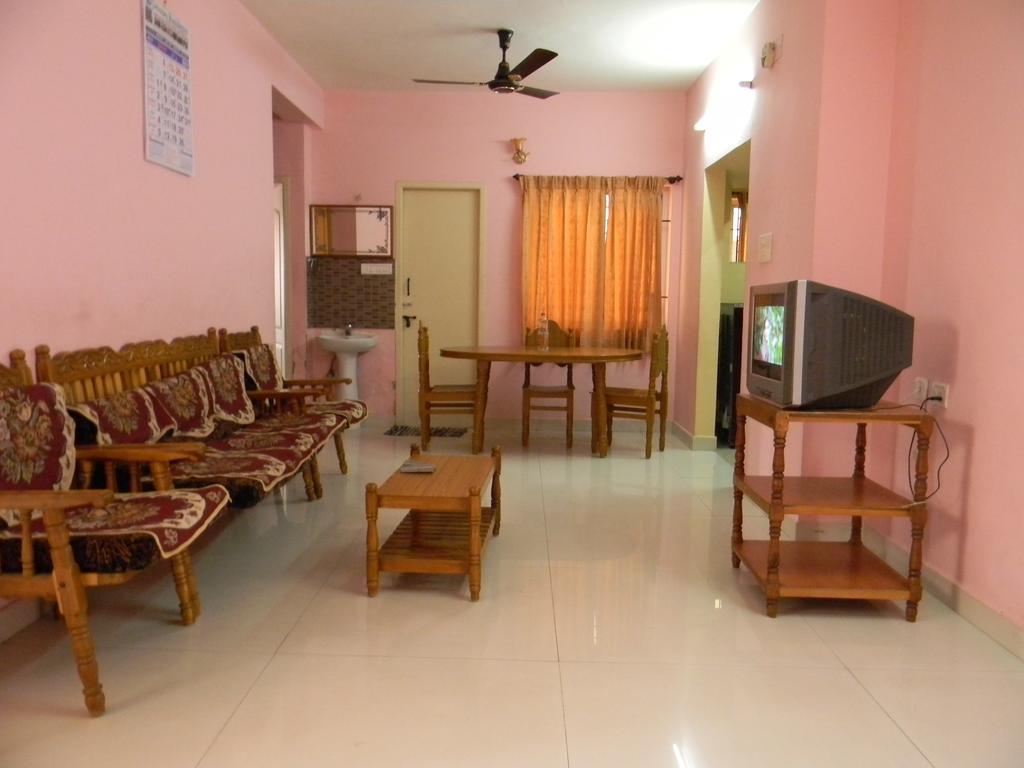 Hospedagem domiciliar Gerones Residency Serviced &
