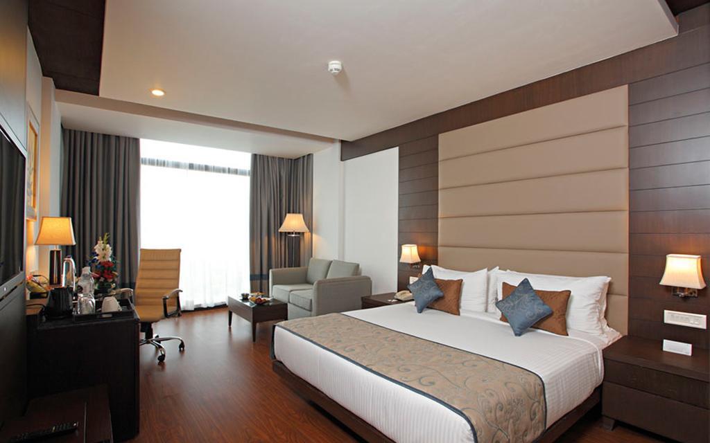 Vijai Paradise Hotel 2*