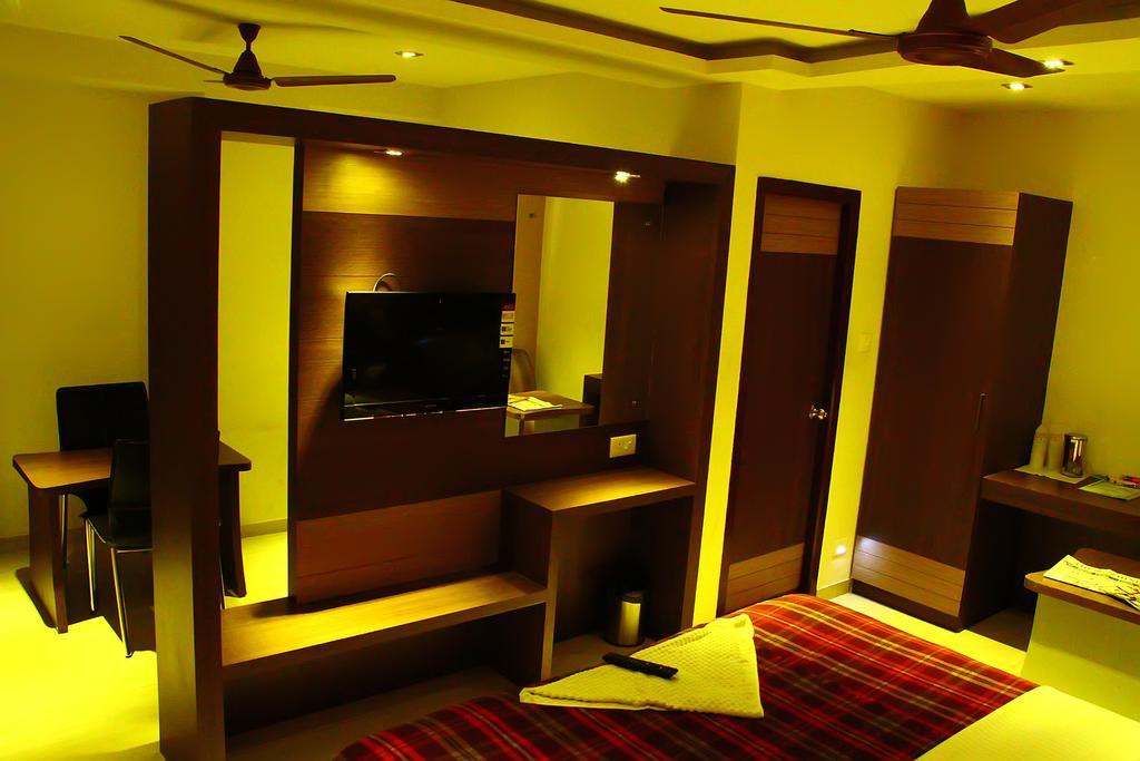 Hotel Vijai Paradise
