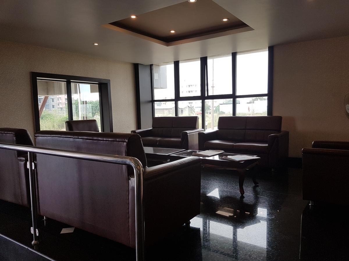 Royal Chambers Hotel 2*