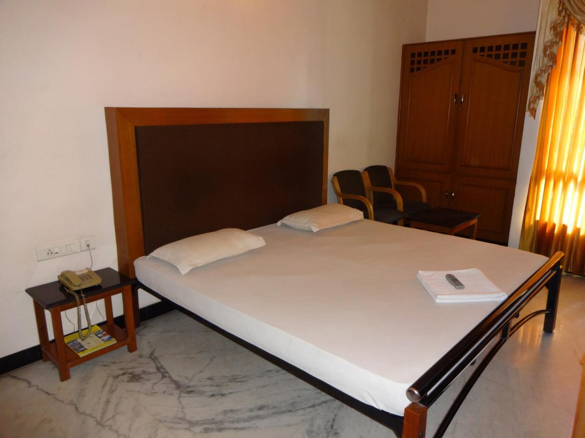 Grand Palace Alojamento *