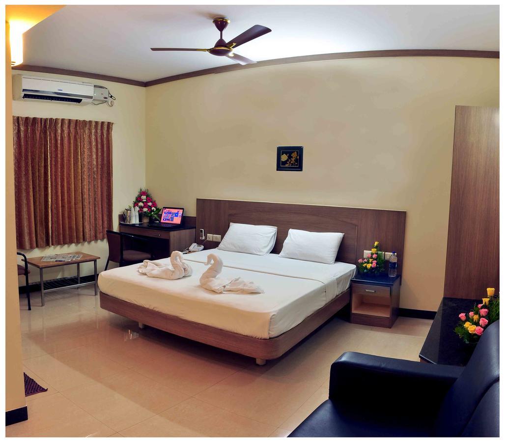 Sk Residency Hotel *