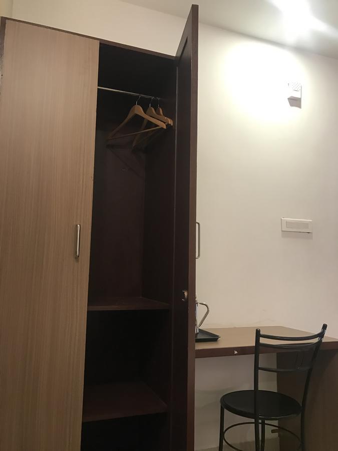 Oyo Flagship 4594 Krish Hotel