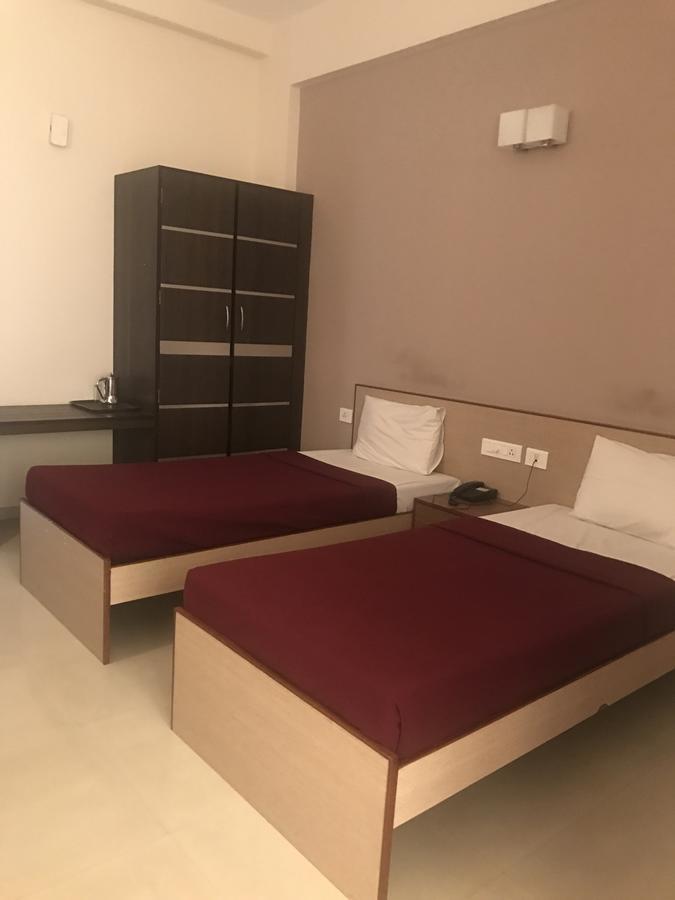 Hotel Oyo Flagship 4594 Krish 3*