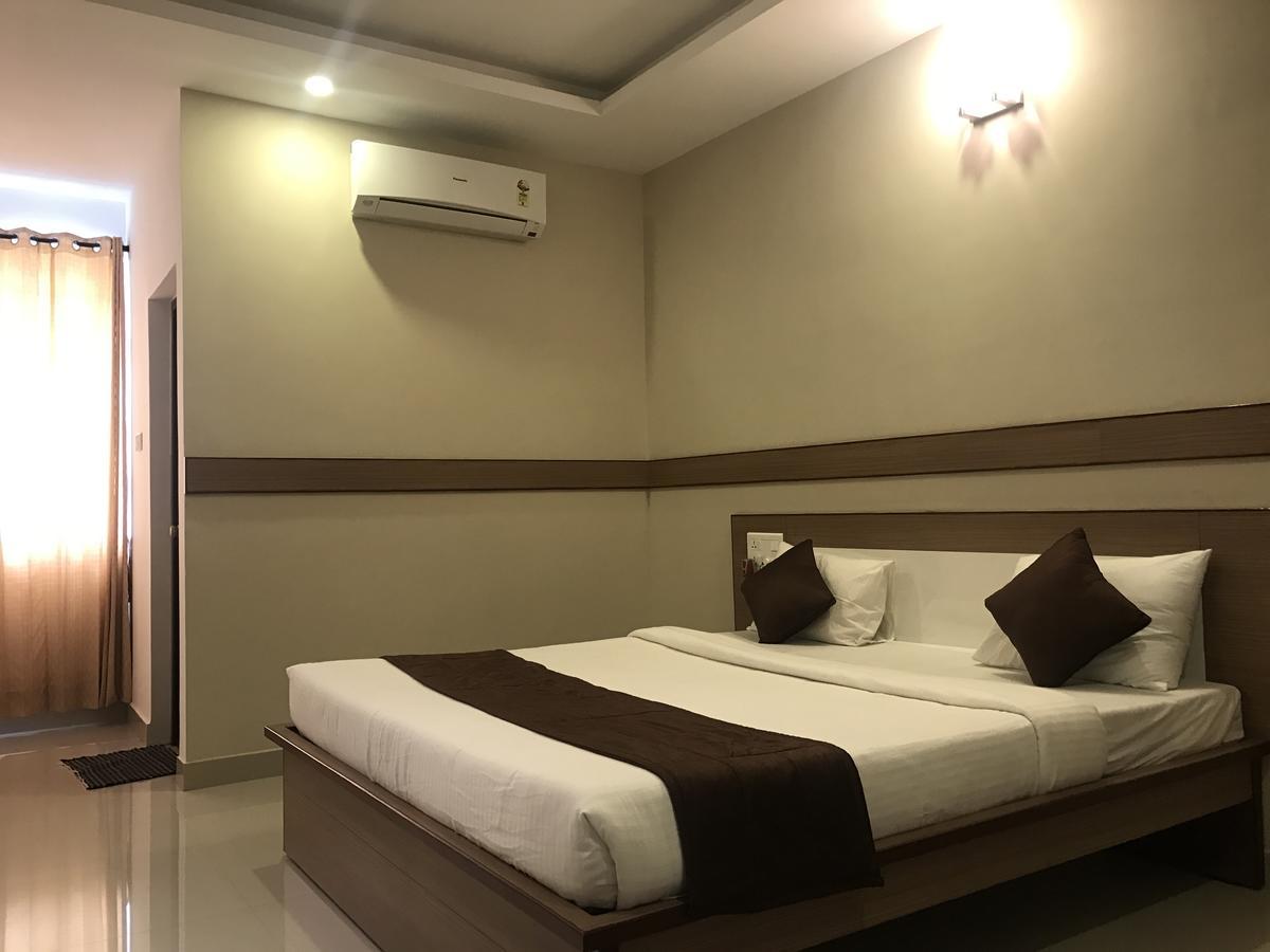 Hotel Oyo Flagship 4594 Krish Coimbatore