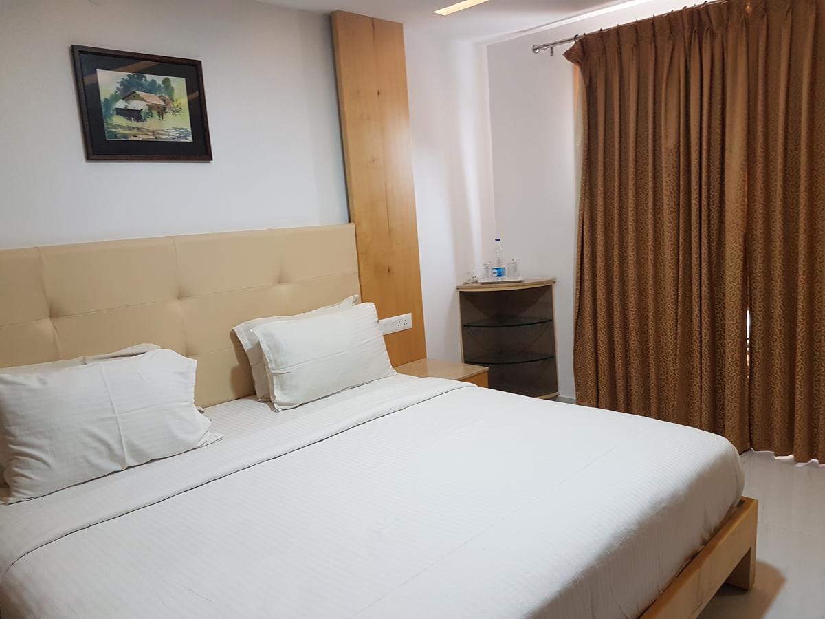 Hotel Mahi's Gateway