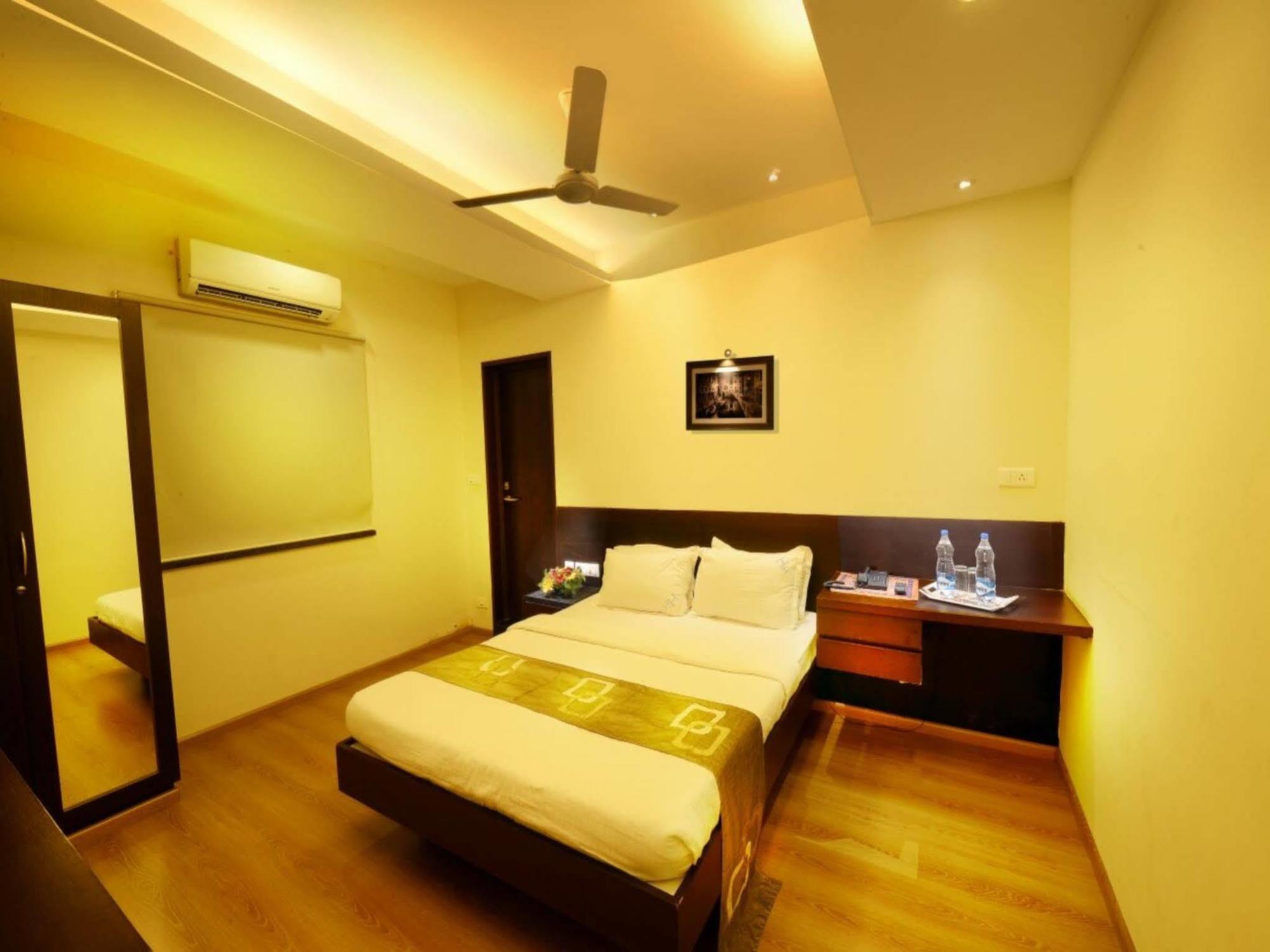 Hotel Capital O 64773 Horizon Heights Serviced