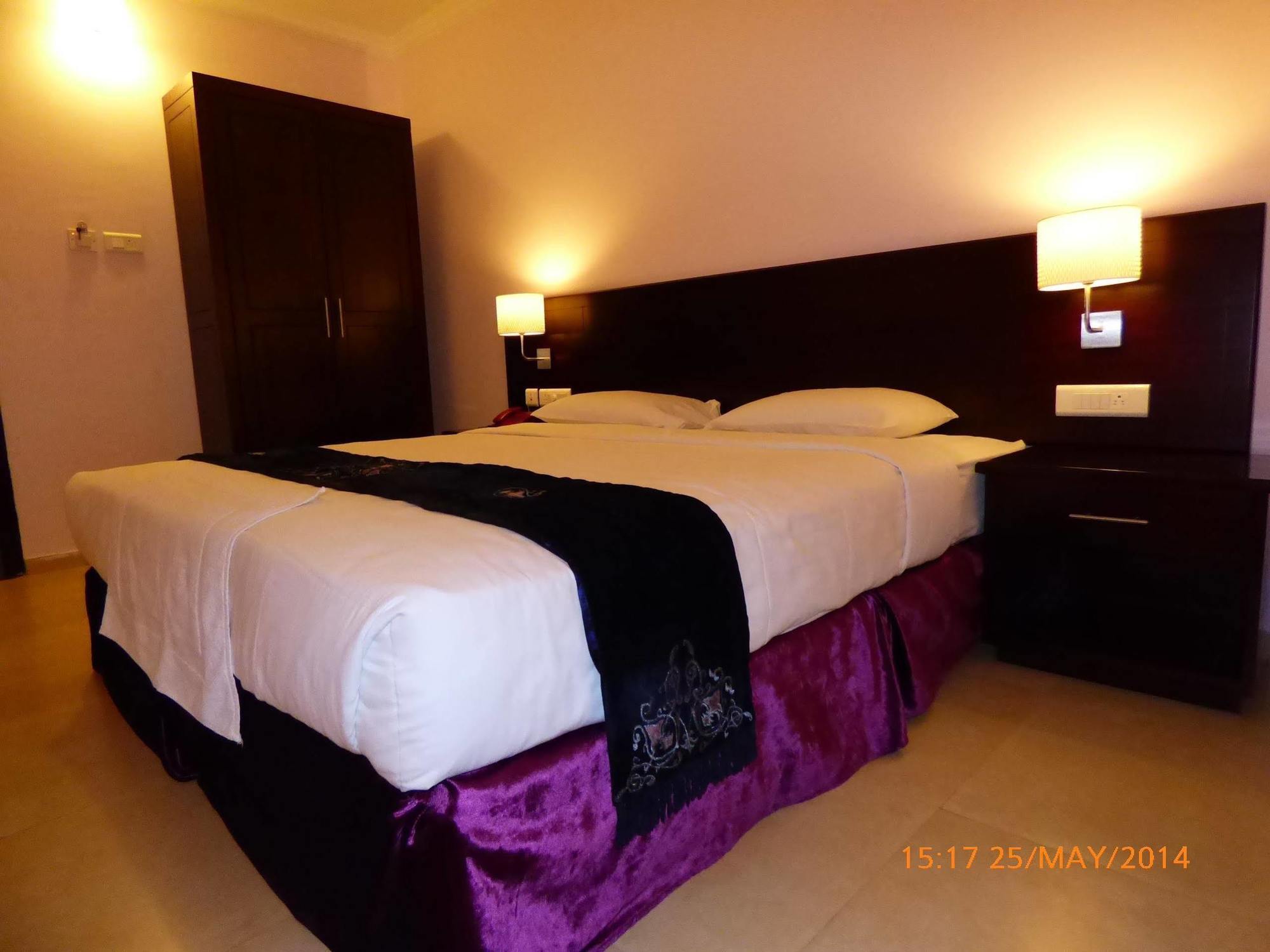 Park Royal Hotel