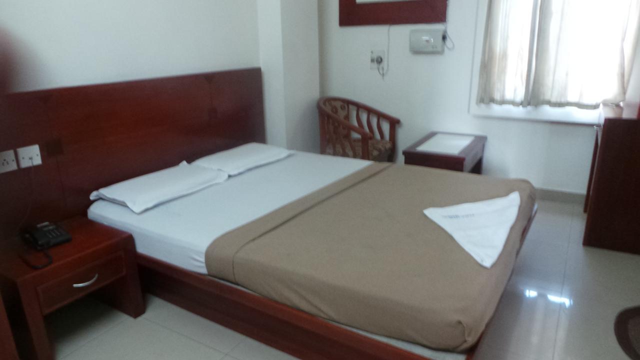 Kooloth Lake View Residency Hotel