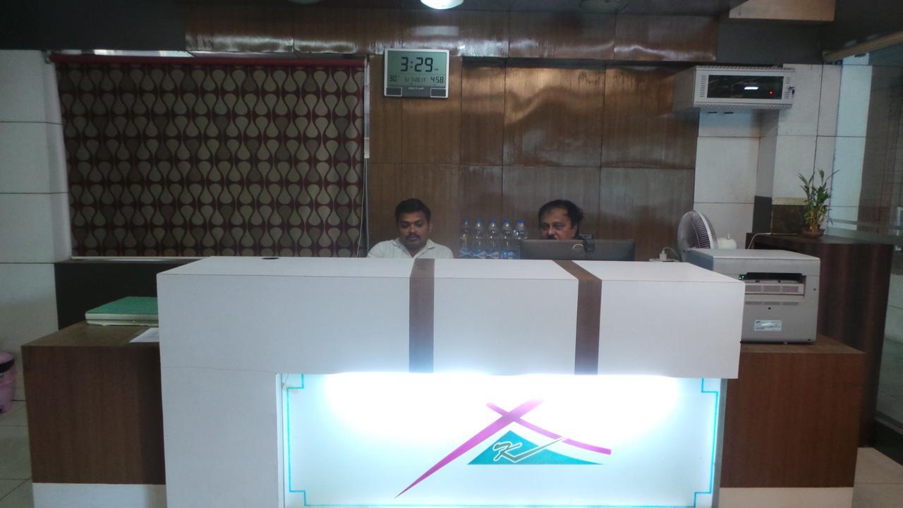 Kooloth Lake View Residency Hotel *