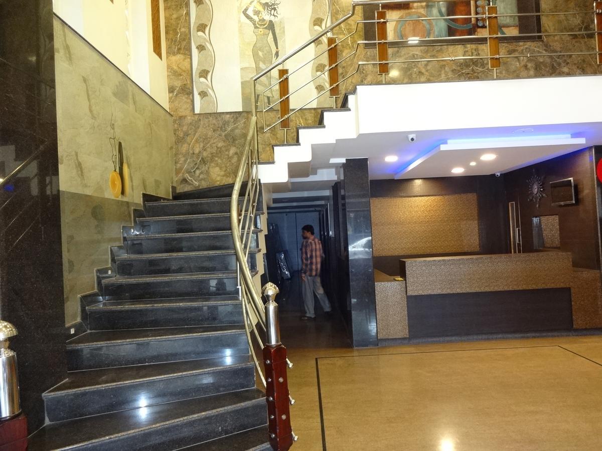 Lemon Park Hotel