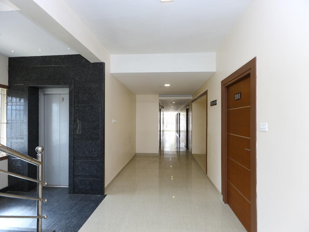 Hotel Oyo 5323 Kamadenu Residency 3*