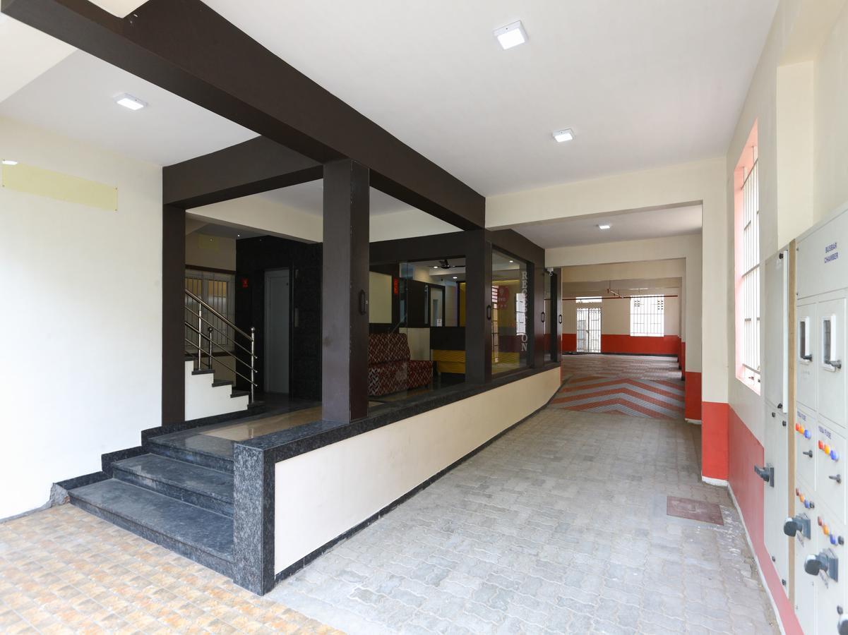 Hotel Oyo 5323 Kamadenu Residency 3*