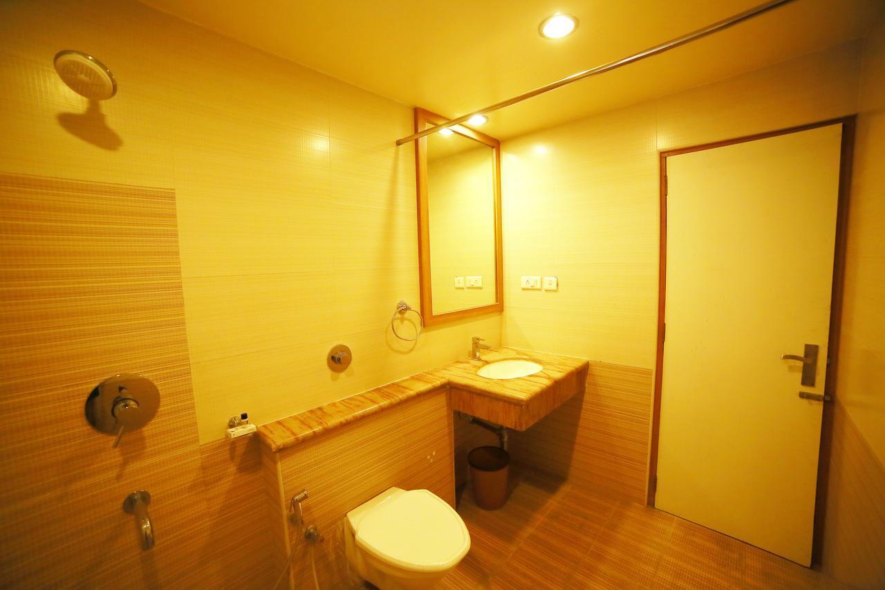 Collection O 48362 Sri Ram International Hotel 3*