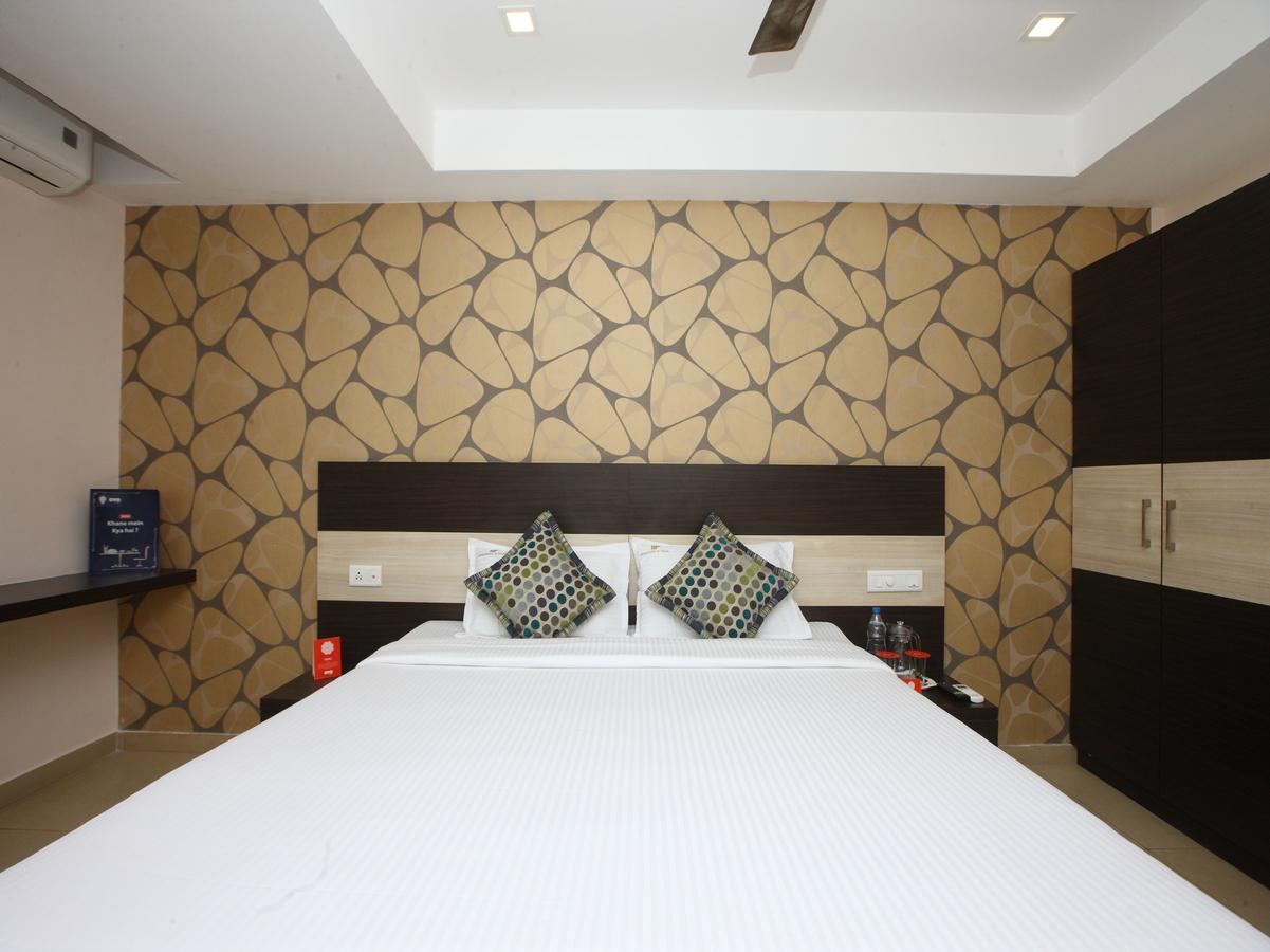 Oyo 9659 Hotel Rr Grand Hotel