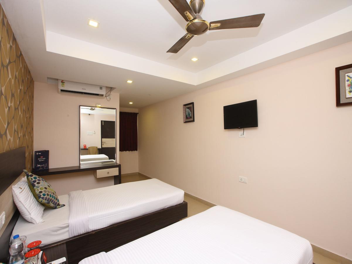 Oyo 9659 Hotel Rr Grand Hotel 2*