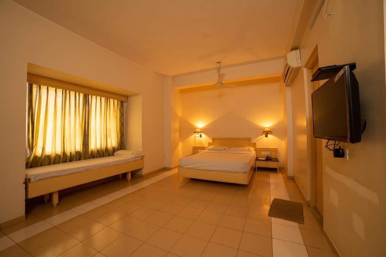 Ems Mayura Hotel Coimbatore