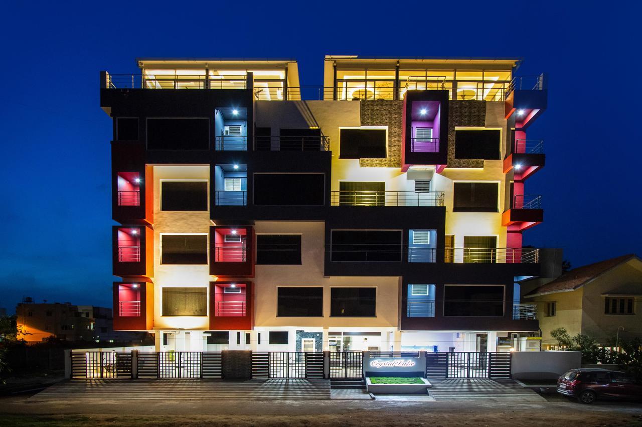Aparthotel Crystal Lake Suites