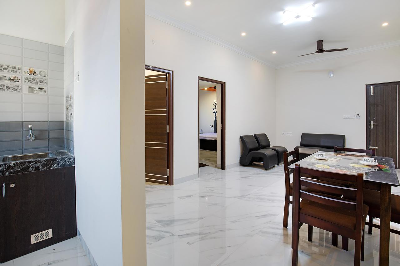 Aparthotel Crystal Lake Suites Coimbatore