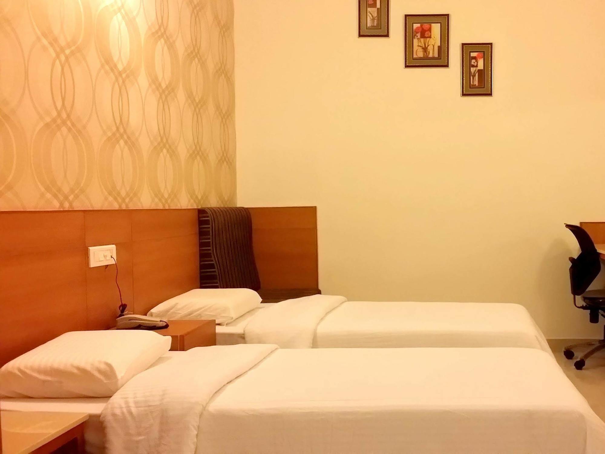 Hotel Apple Park 2*