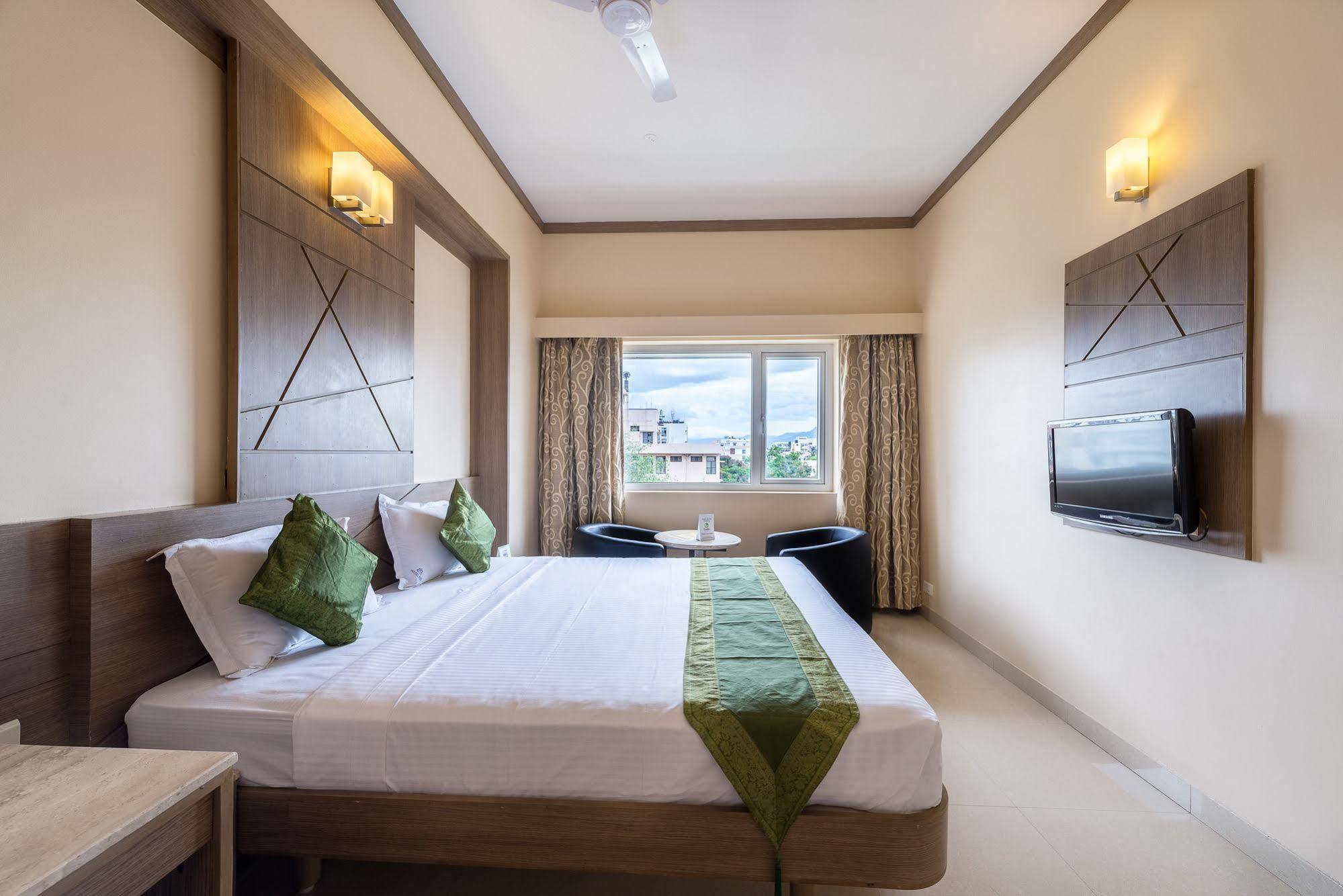 Hotel Treebo Ess Grande 3*