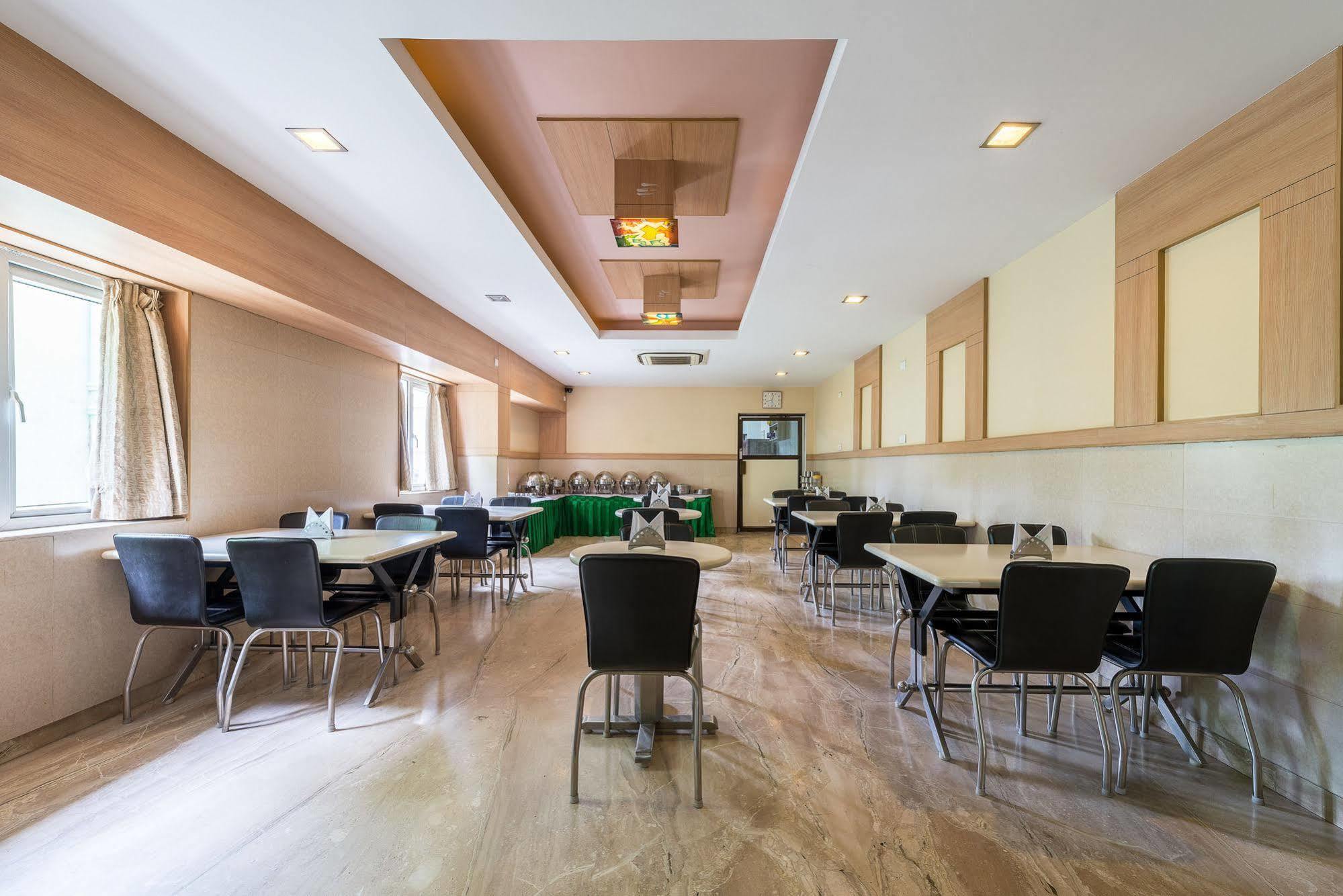 Hotel Treebo Ess Grande