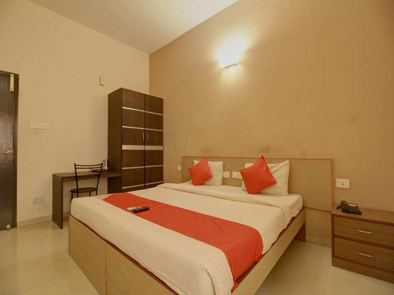 Oyo Flagship 4594 Krish Coimbatore