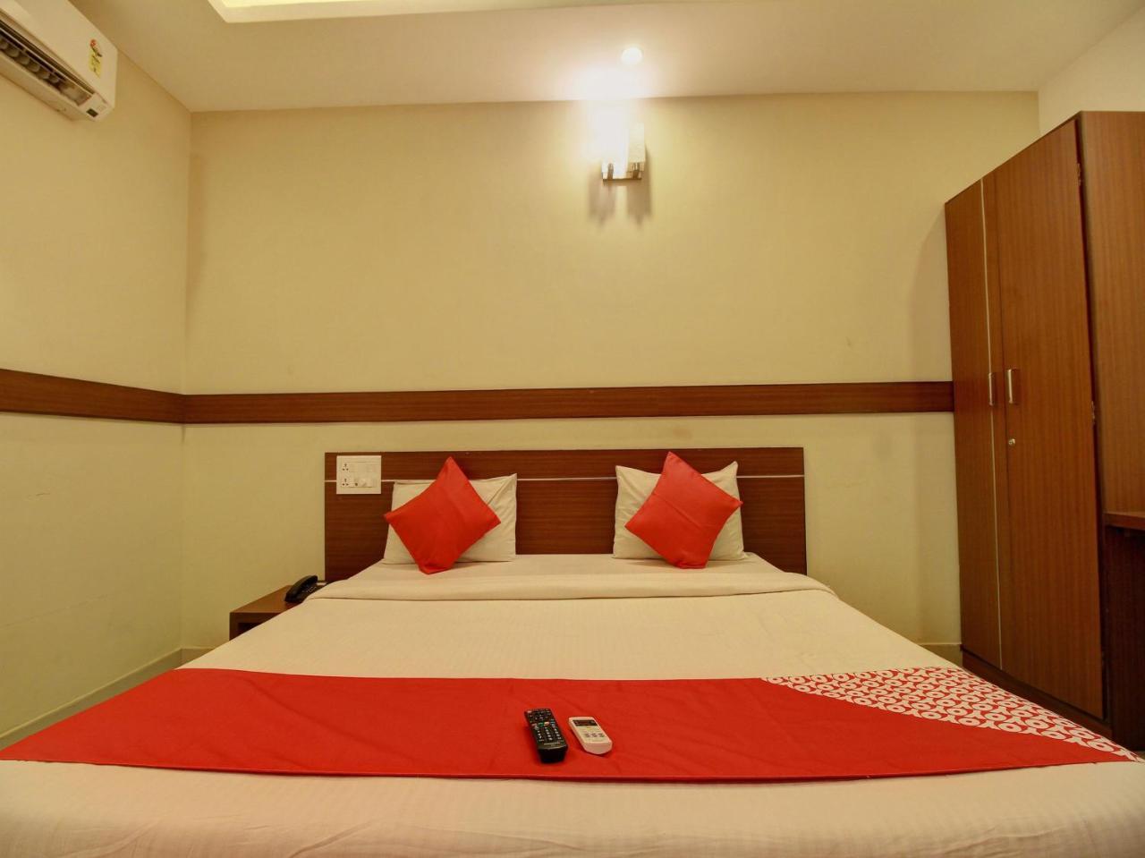 Oyo Flagship 4594 Krish Hotel