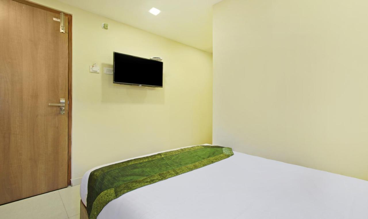 Itsy Jansi Residency Hotel