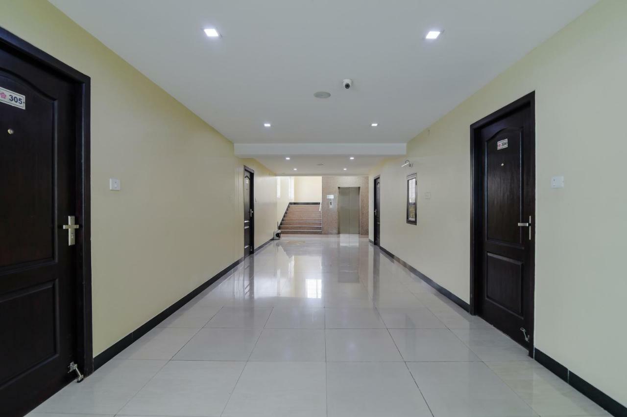 Capital O 11563 Shiva Grand Hotel