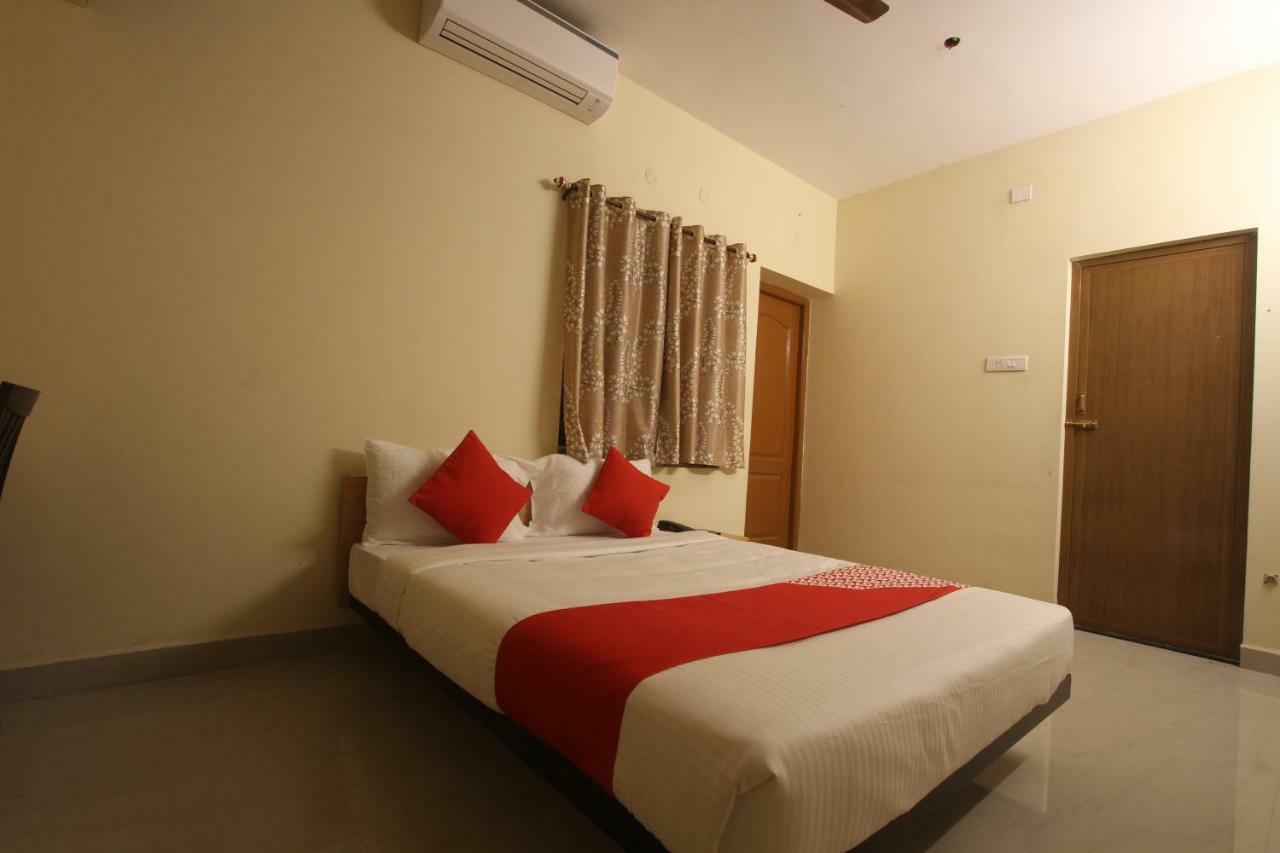 Hotel Oyo Flagship 31042 Sunil Residency 3*